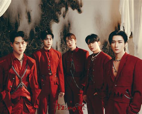 MONSTA X .